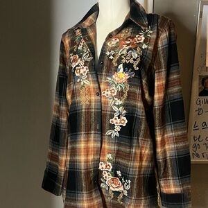 Button up blouse embroidered el et mixed media by paparazzi